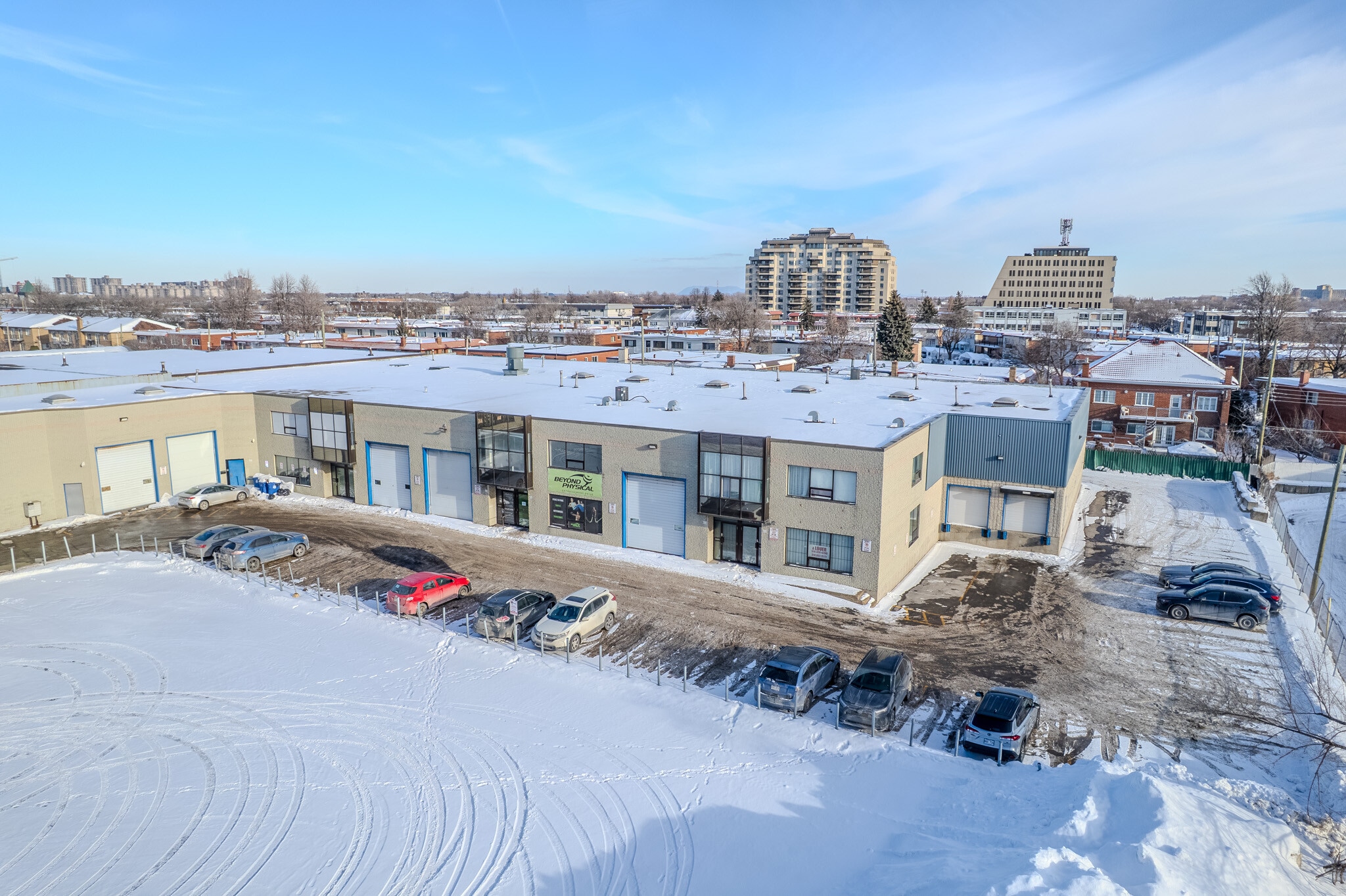 6040-6050 Boul Métropolitain E, Montréal, QC for lease Primary Photo- Image 1 of 14