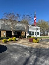 3800 Camp Creek Pky SW, Atlanta, GA for lease Building Photo- Image 1 of 6