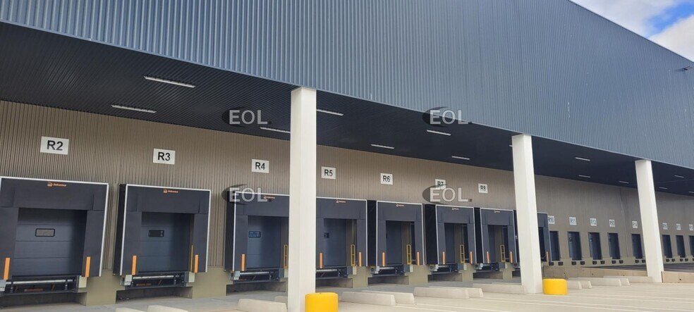 Industrial in Corbas for lease - Building Photo - Image 3 of 4