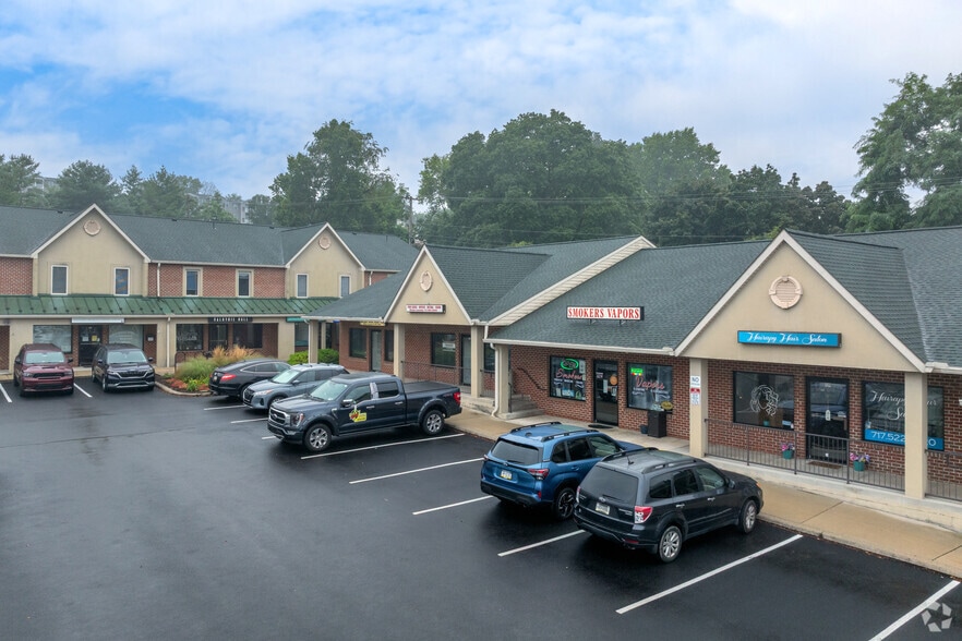 111-151 Oakridge Dr, Mountville, PA for lease - Building Photo - Image 3 of 6