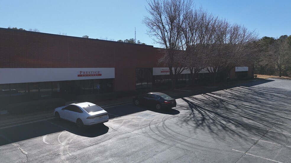 5240 Snapfinger Park Dr, Lithonia, GA à louer - Photo du bâtiment - Image 3 de 11