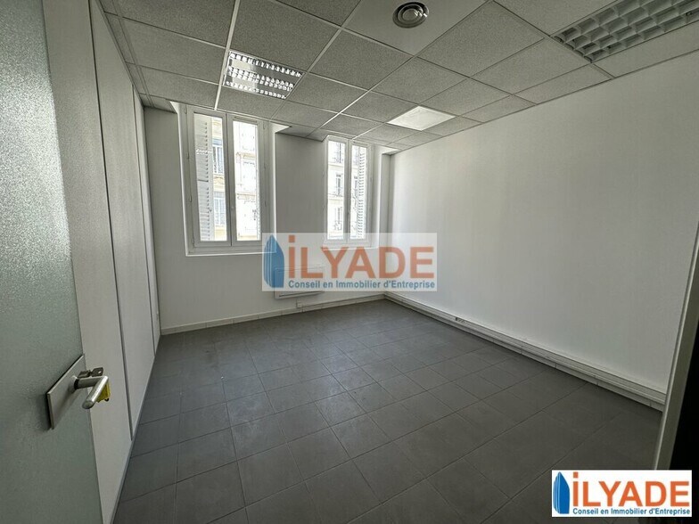 132 Rue De Rome, Marseille for lease - Interior Photo - Image 3 of 11