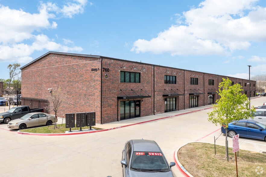 760 E Main St, Lewisville, TX for lease - Building Photo - Image 1 of 13