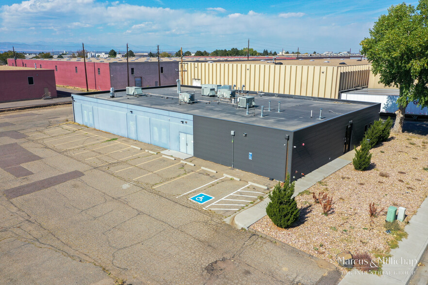 4805 Kingston St, Denver, CO for lease - Building Photo - Image 1 of 7