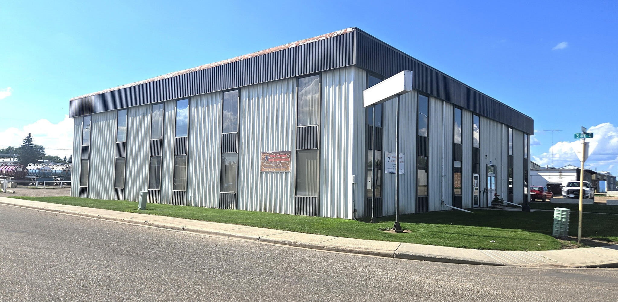 303 8 St E, Brooks, AB for sale Building Photo- Image 1 of 10