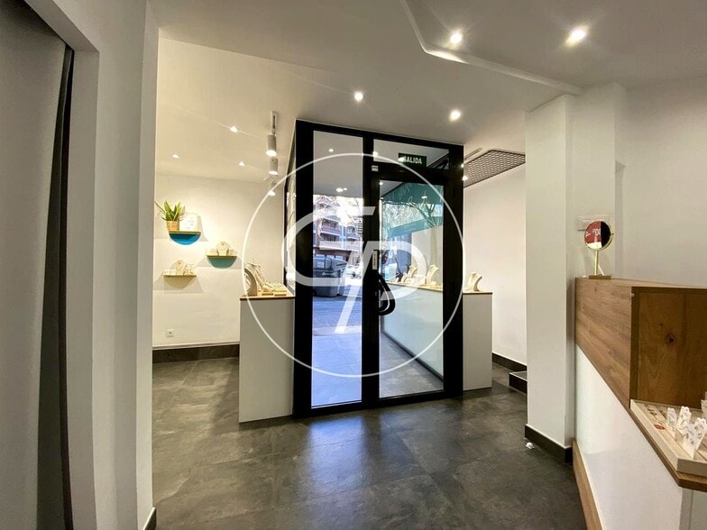 Multifamily in Barcelona, Barcelona for sale - Primary Photo - Image 1 of 1