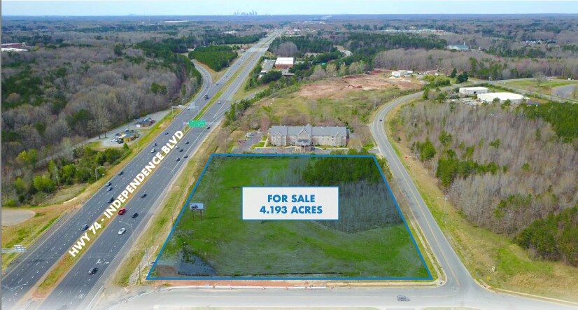 1905 Independence Commerce Dr, Matthews, NC à vendre - Photo du bâtiment - Image 1 de 3