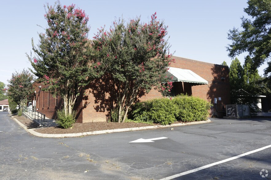 225 E Blackstock Rd, Spartanburg, SC à louer - Photo du bâtiment - Image 2 de 6