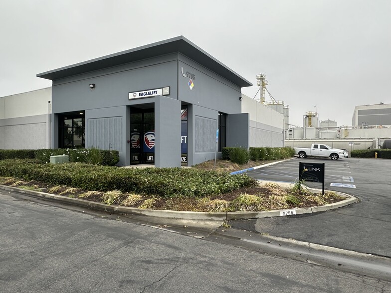 9785 Crescent Center Dr, Rancho Cucamonga, CA for lease - Building Photo - Image 1 of 3