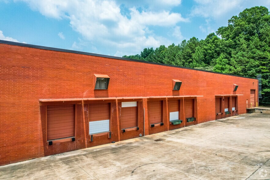 5610 Gwaltney Dr SW, Atlanta, GA à louer - Photo du bâtiment - Image 2 de 6