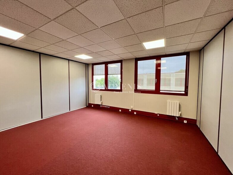 18 Boulevard De La Paix, Cergy for lease - Interior Photo - Image 2 of 7