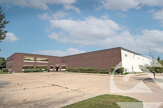Plus de détails pour 46545 Continental Dr, Chesterfield, MI - Industriel à vendre