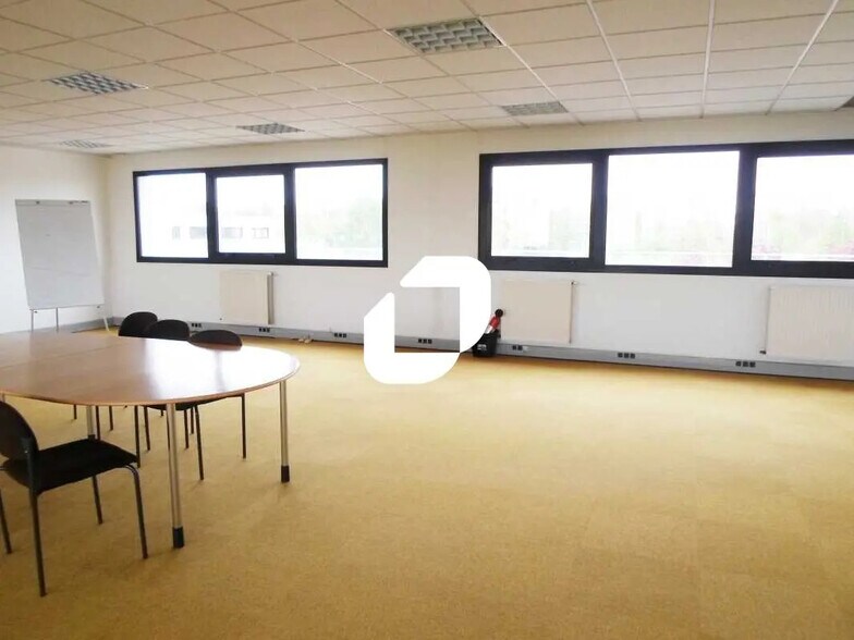 9 Place Marcel Rebuffat, Villejust à louer - Photo intérieure - Image 2 de 10