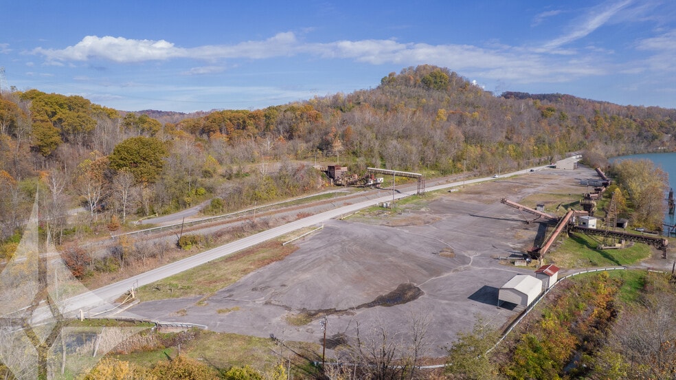 100 Fort Martin Rd, Maidsville, WV à vendre - Photo du bâtiment - Image 2 de 12