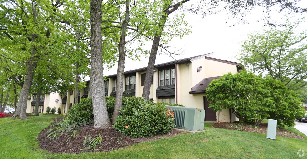 9811 Mallard Dr, Laurel, MD à louer - Photo du bâtiment - Image 2 de 8