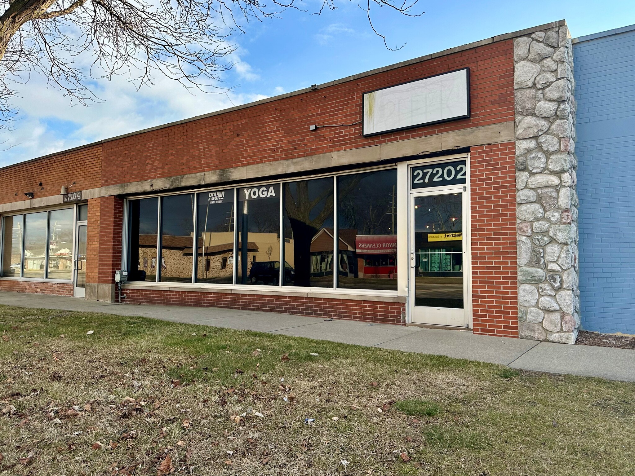 27202 Harper Ave, Saint Clair Shores, MI for lease Building Photo- Image 1 of 5