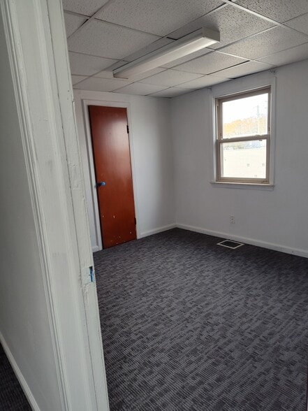 28855 Van Dyke Ave, Warren, MI for lease - Building Photo - Image 3 of 17