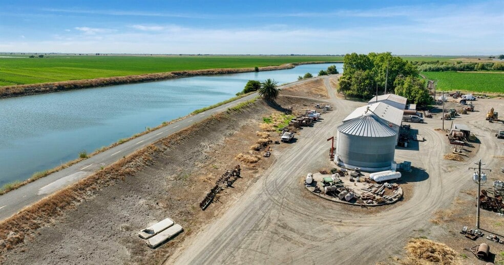 19701 Tyler Island Rd, Walnut Grove, CA for sale - Building Photo - Image 2 of 5