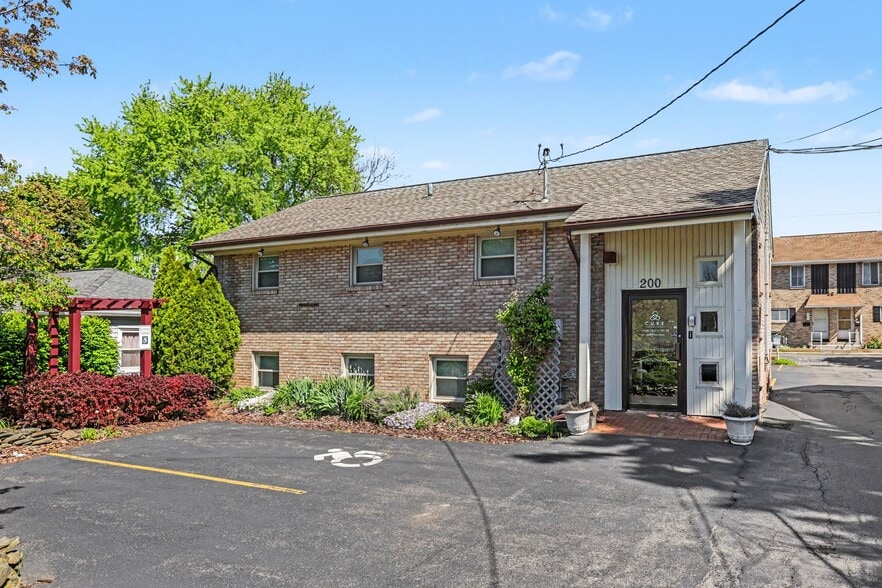 200 Westfall Rd, Rochester, NY for sale - Building Photo - Image 2 of 30