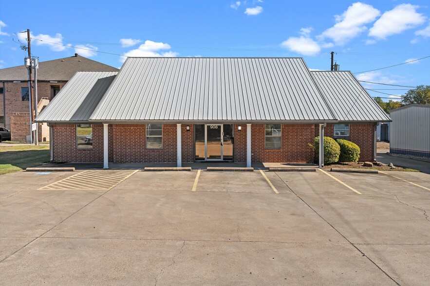 908 Spruce St, Texarkana, TX for sale - Building Photo - Image 1 of 21