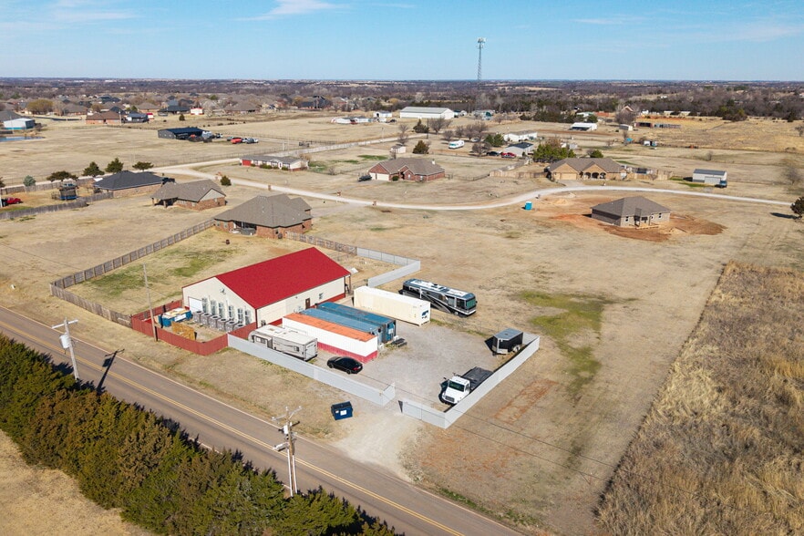 4116 Lonetree Dr, Edmond, OK for sale - Building Photo - Image 2 of 24