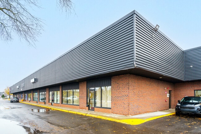 More details for 955 Av Saint-Jean-Baptiste, Québec, QC - Industrial for Lease