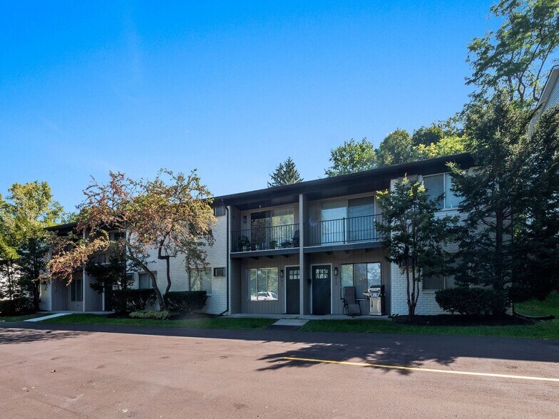 811-845 N Main St, Milford, MI à vendre - Photo du bâtiment - Image 3 de 17