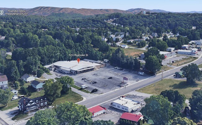 Plus de détails pour 510 Roanoke St, Christiansburg, VA - Terrain à vendre