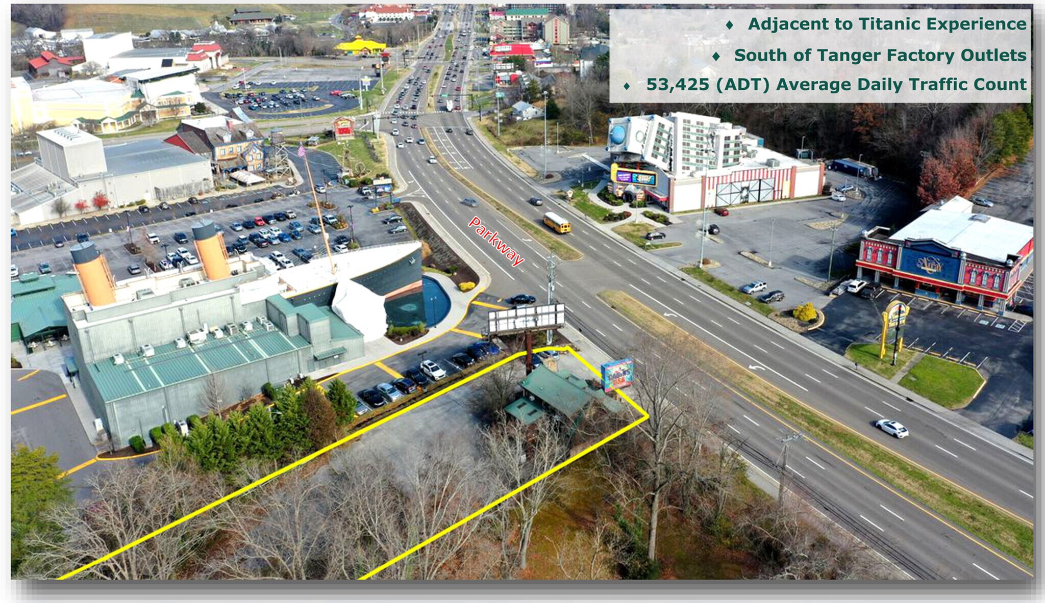 2140 Parkway, Pigeon Forge, TN for lease Primary Photo- Image 1 of 7