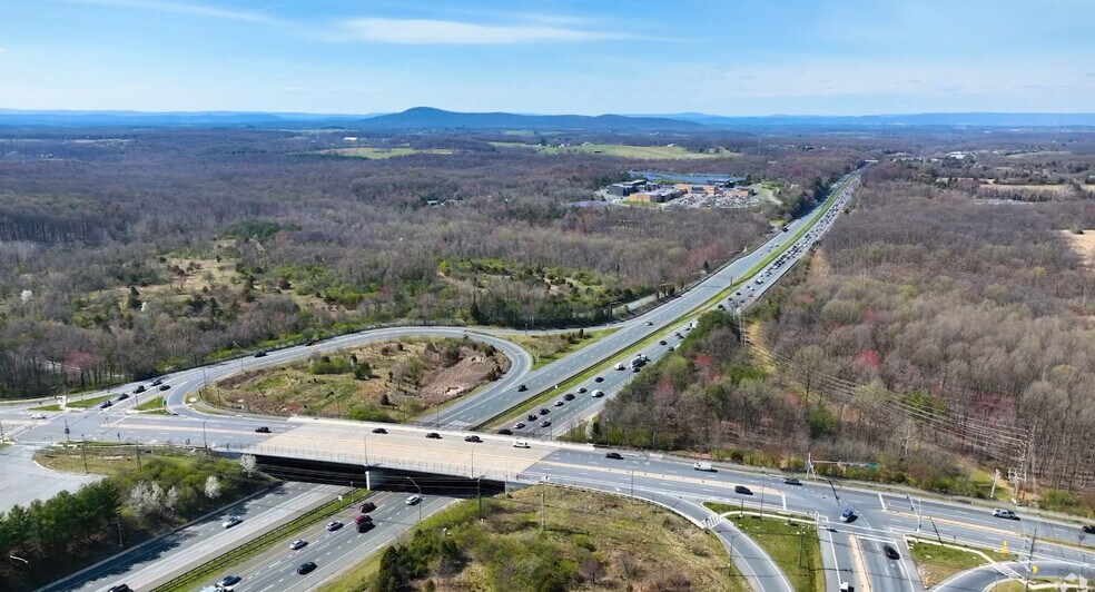 23529 Frederick Rd, Clarksburg, MD à vendre - Photo du bâtiment - Image 3 de 6