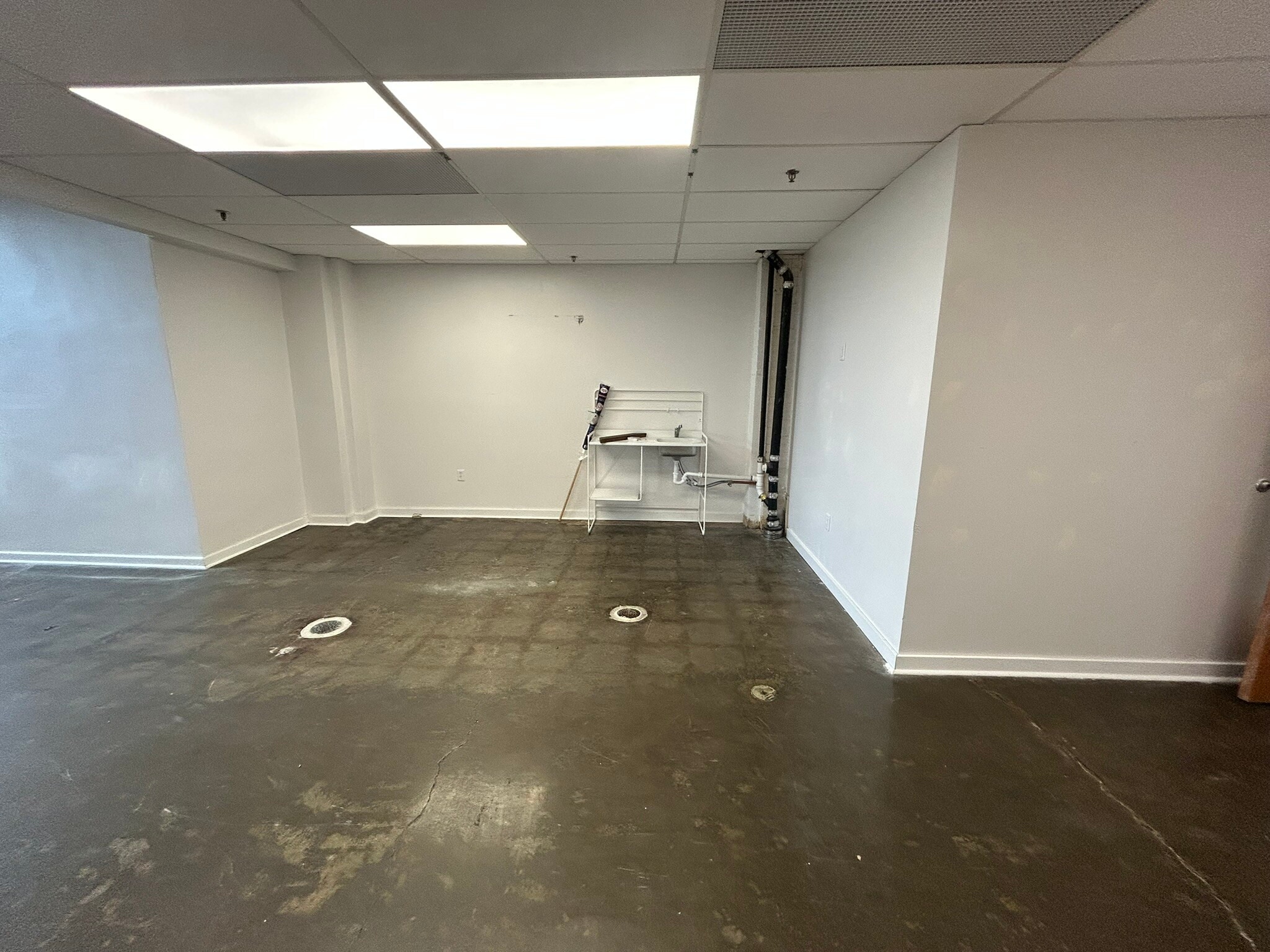 807 Broadway St NE, Minneapolis, MN for lease Interior Photo- Image 1 of 3