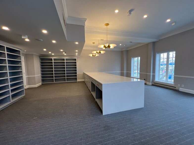 21 South Ave, New Canaan, CT for lease - Building Photo - Image 3 of 24