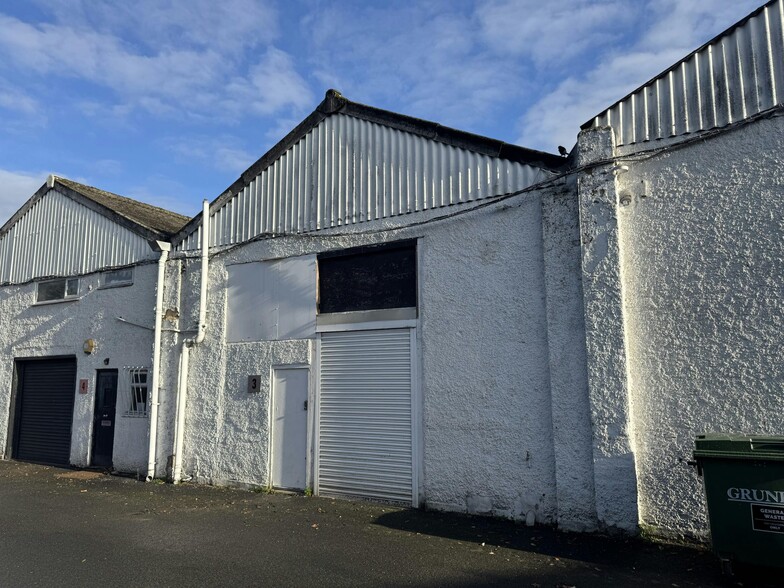 Kingston Rd, Leatherhead for lease - Building Photo - Image 2 of 4