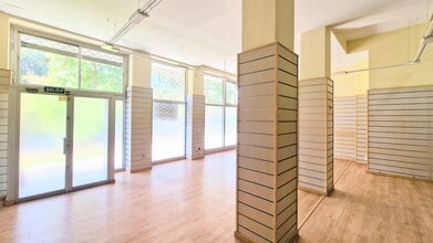 Calle de la Marroquina, Madrid, Madrid for lease Interior Photo- Image 2 of 61