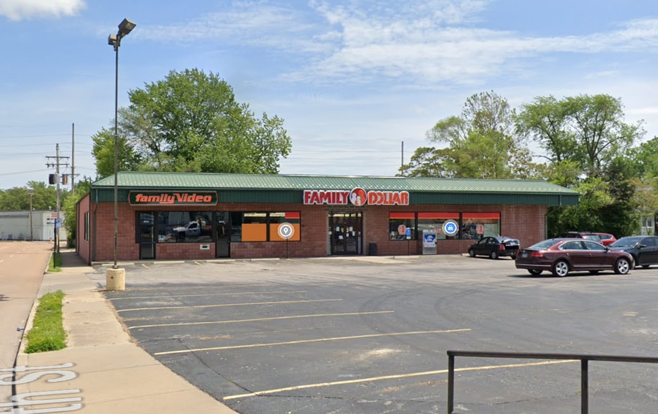 1609 W Main St, Belleville, IL for lease - Building Photo - Image 2 of 4