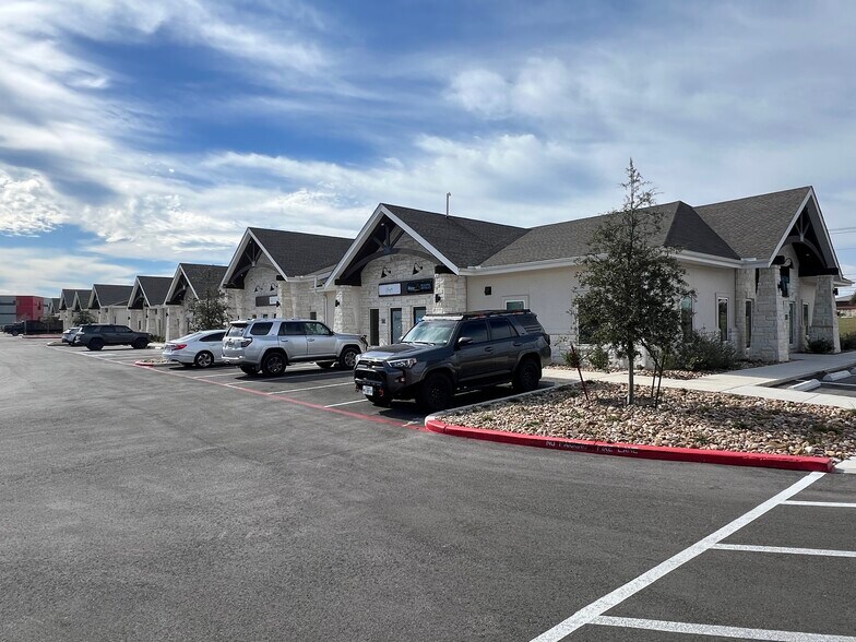 2631-2641 Gattis School Rd, Round Rock, TX à louer - Photo du bâtiment - Image 3 de 3