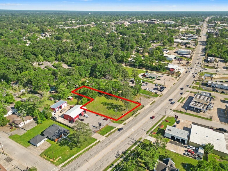 1304 N Frazier St, Conroe, TX à vendre - Photo du bâtiment - Image 2 de 8