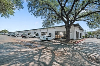 5555 N Lamar Blvd, Austin, TX for lease Building Photo- Image 1 of 24