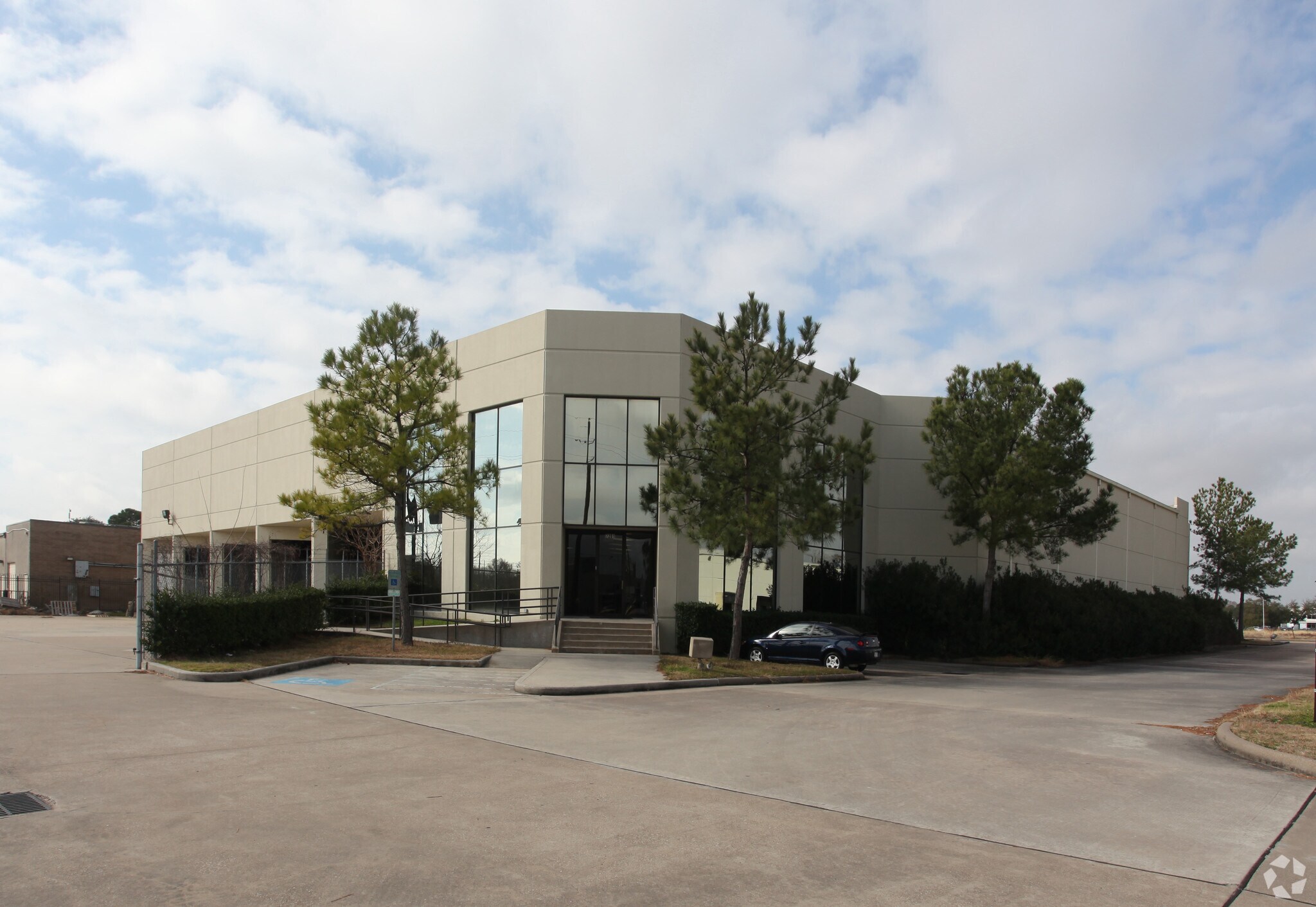 7201-7203 Pinemont Dr, Houston, TX à louer Photo principale- Image 1 de 19