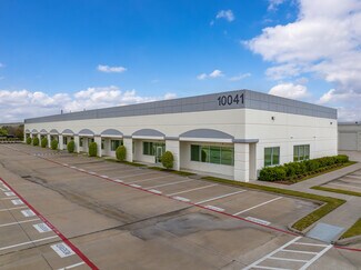 Plus de détails pour 10041 Regal Row, Houston, TX - Local d'activités à louer