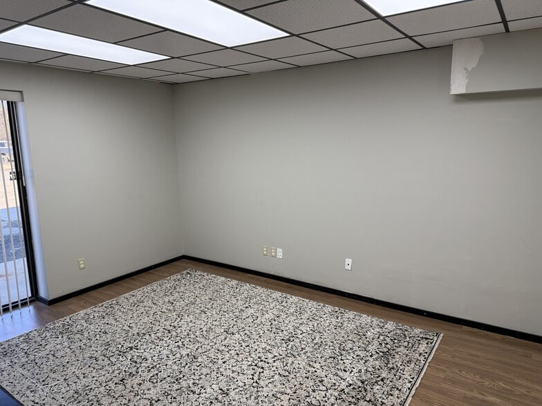 1302 Jackson St, Fort Smith, AR for lease - Building Photo - Image 3 of 10