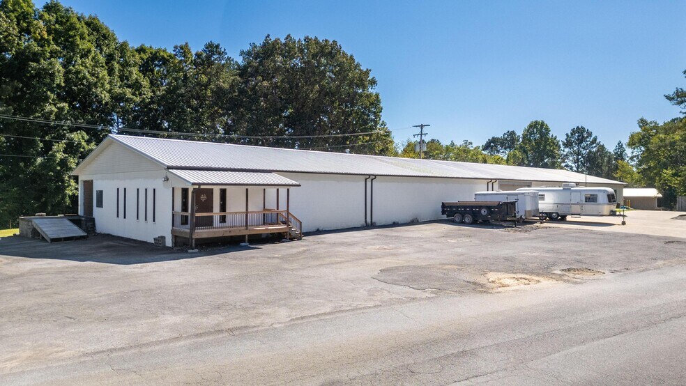 1050 Whisperwood Trl NE, Cleveland, TN à vendre - Photo du bâtiment - Image 2 de 56