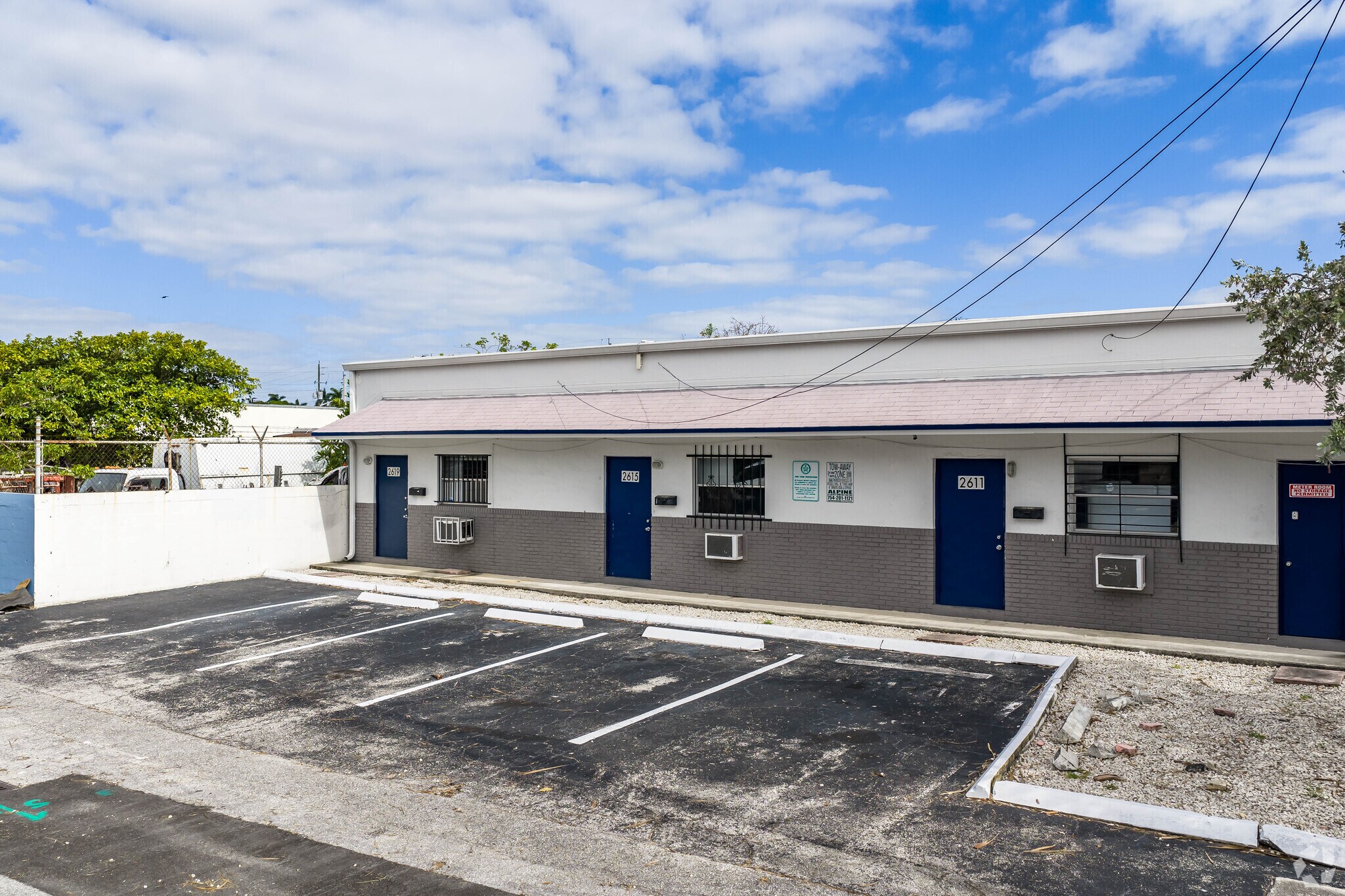 2610-2619 NW 4th St, Fort Lauderdale, FL à louer Photo du bâtiment- Image 1 de 11