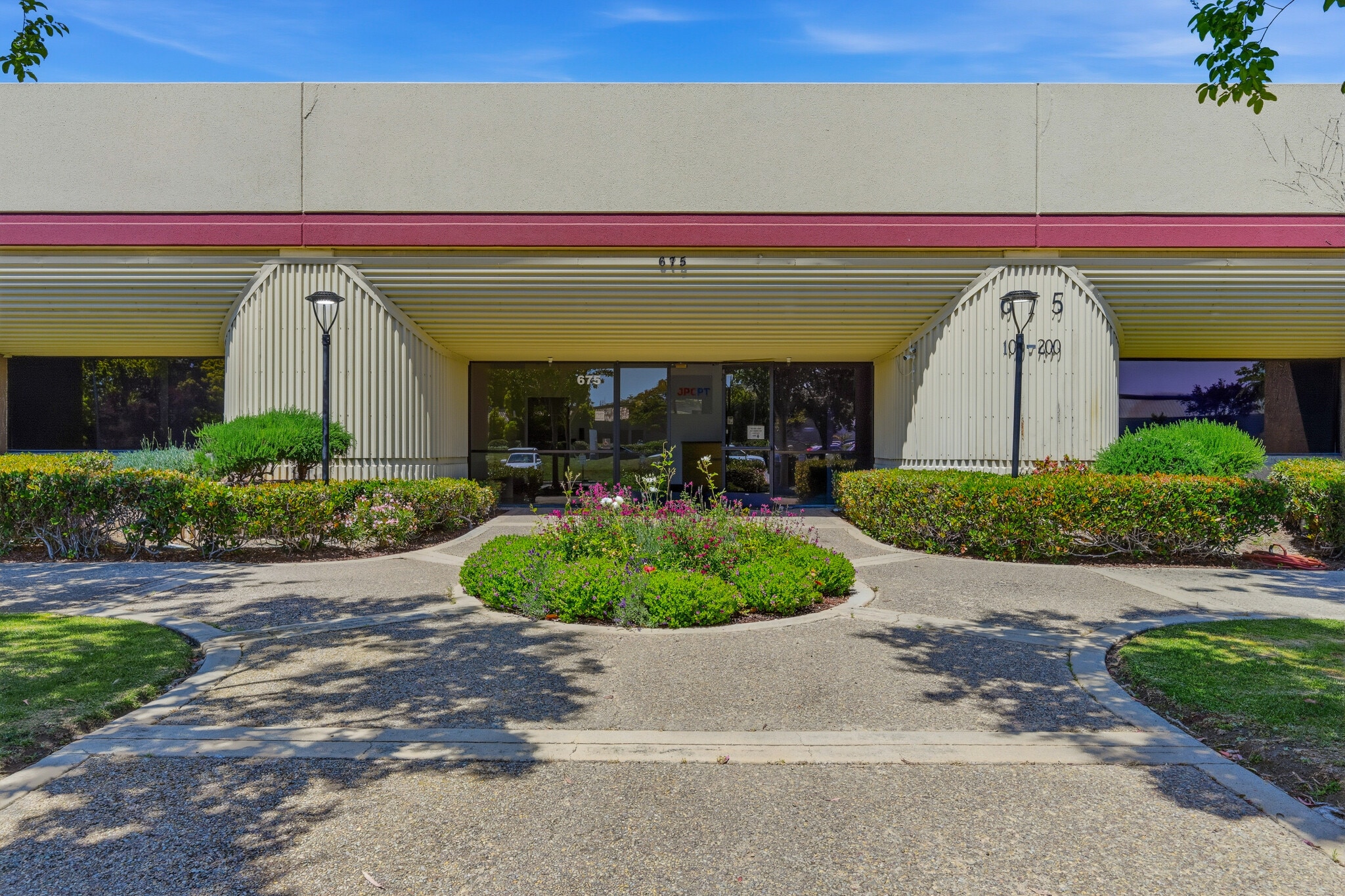 675 Sycamore Dr, Milpitas, CA à louer Photo intérieure- Image 1 de 9