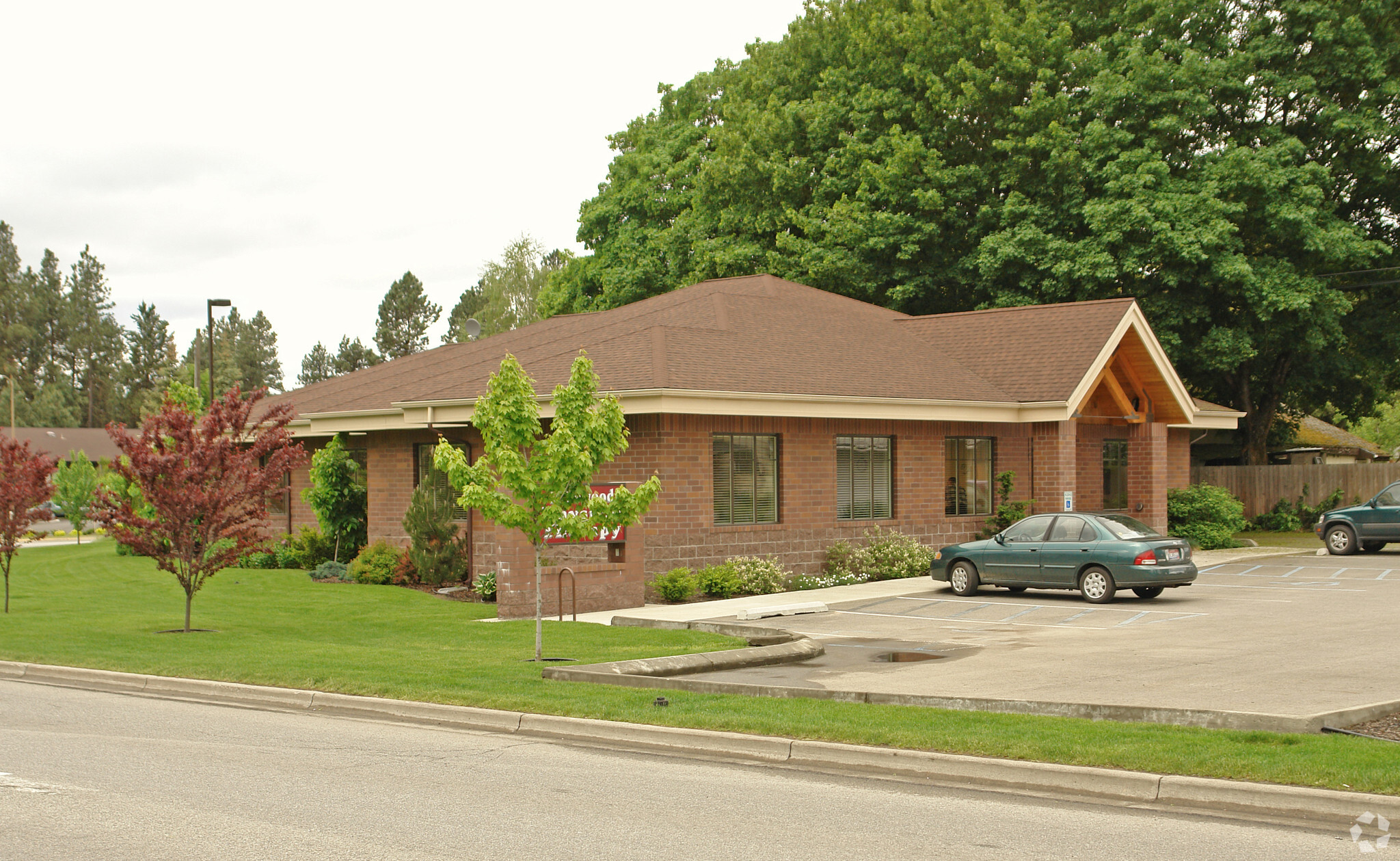 1401 N Lincoln Way, Coeur d'Alene, ID for sale Primary Photo- Image 1 of 1