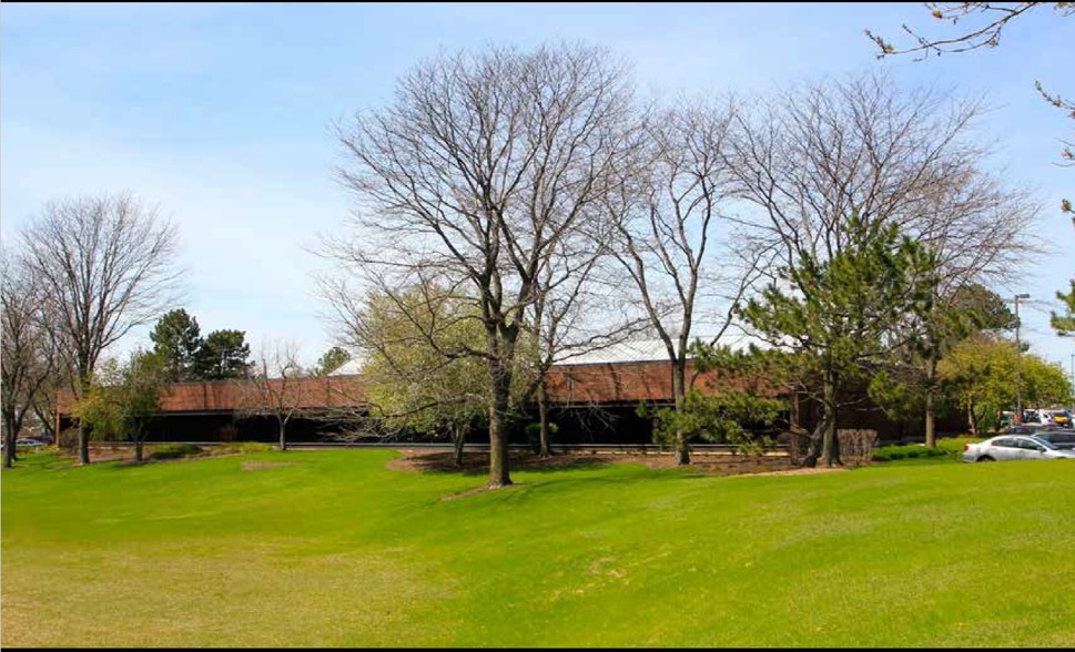 1947 Bethany Rd, Sycamore, IL for sale - Building Photo - Image 1 of 1