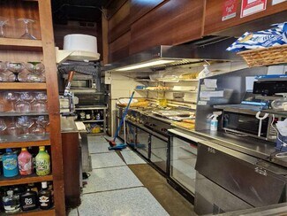 Plus de détails pour Multi-résidentiel à vendre