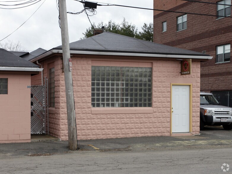 31 Fayette St, Quincy, MA à vendre - Photo du bâtiment - Image 3 de 4