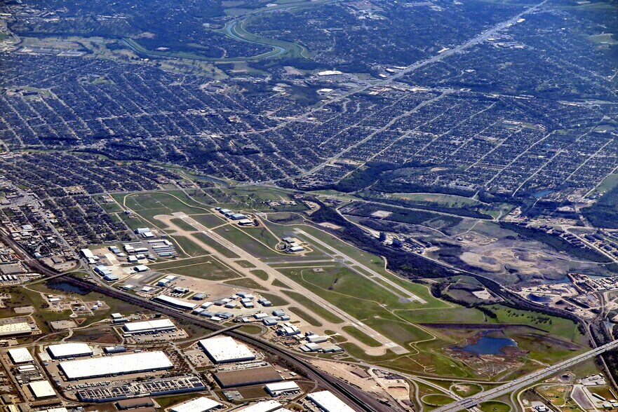 1204 NW 35th St, Fort Worth, TX à vendre - Photo du bâtiment - Image 2 de 3