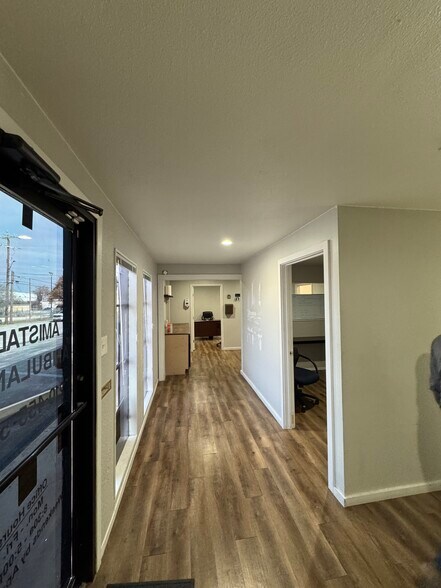 7038 Eckhert Rd, San Antonio, TX à louer - Photo du bâtiment - Image 1 de 8